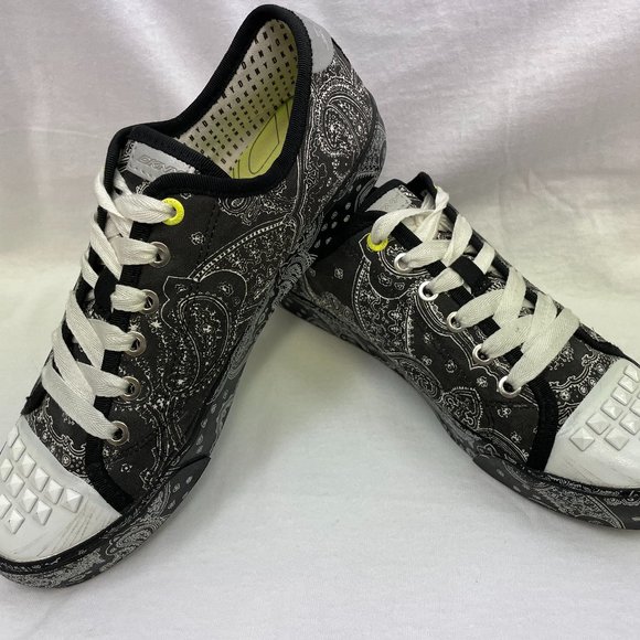 DKNY BARBARA STUDS SNEAKERS **VERY RARE** - Picture 4 of 9